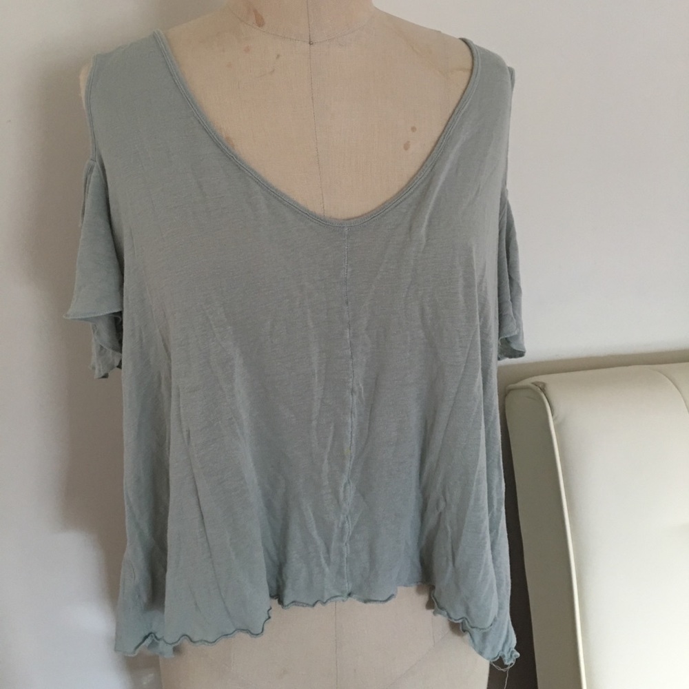 Open shoulder flowy top